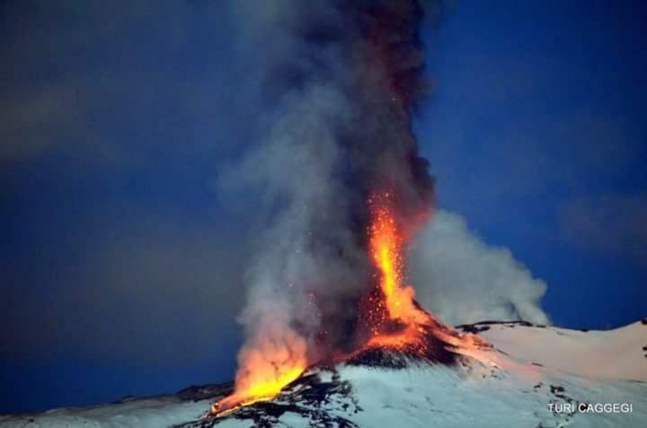 Guest House Le Ginestre Dell'Etna ベルパッソ エクステリア 写真