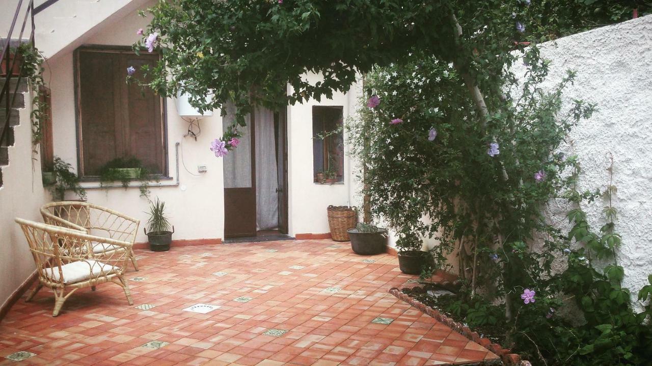 Guest House Le Ginestre Dell'Etna ベルパッソ エクステリア 写真